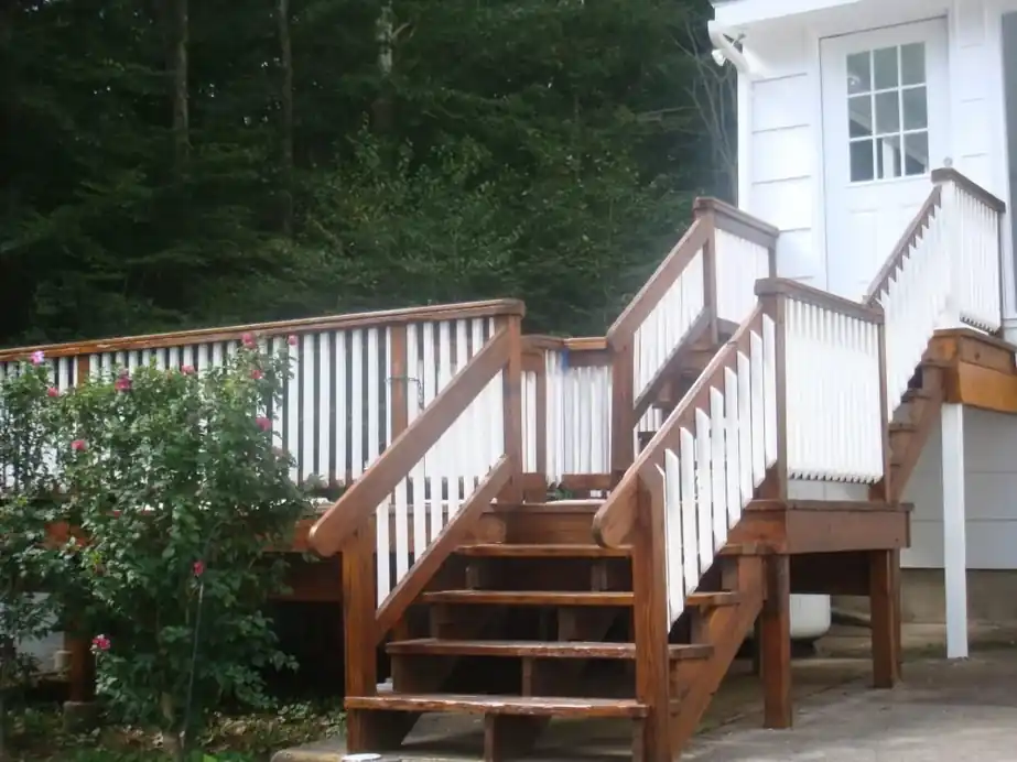 Deck Maintenance & Refinishing